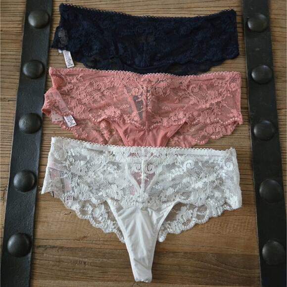 Victoria's Secret Lace Wide Side Thong Bundle Sz S New 3 pieces - Picture 1 of 4